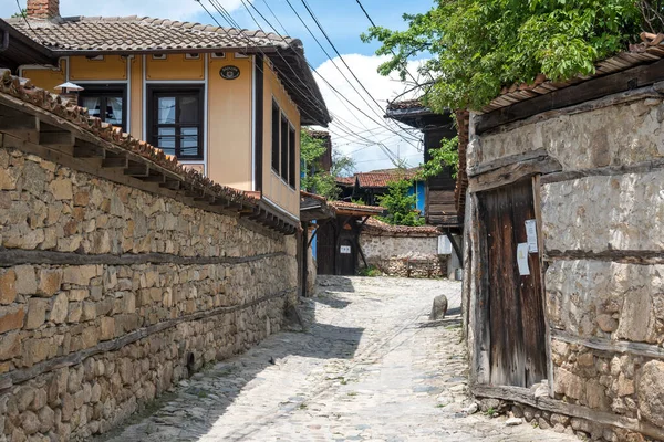 Koprivshtitsa Bulgária Junho 2023 Rua Típica Casas Antigas Cidade Histórica — Fotografia de Stock