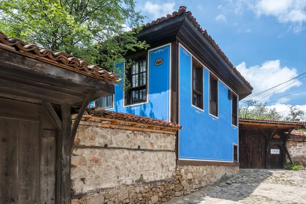 Koprivshtitsa Bułgaria Czerwca 2023 Typowa Ulica Stare Domy Historycznym Mieście — Zdjęcie stockowe