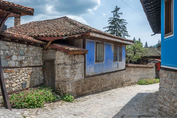 Koprivshtitsa Bulgaria June 2023 典型的街道和保加利亚索菲亚地区Koprivshtitsa历史城镇的老房子 — 图库照片