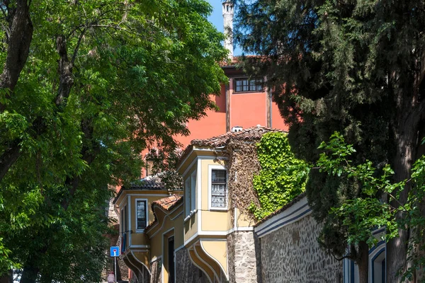 保加利亚普罗夫迪夫老城典型的街道和房屋 — 图库照片