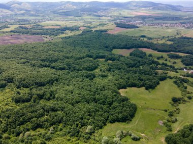 Bulgaristan 'ın Pernik bölgesindeki Rudartsi Köyü yakınlarındaki Vitosha Dağı' nın şaşırtıcı hava manzarası