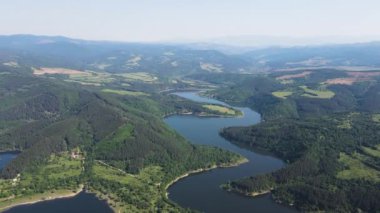 Topolnitsa Reservoir, Sredna Gora Dağı, Bulgaristan 'ın yay manzarası