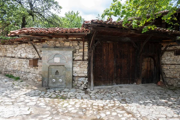 Typická Ulice Staré Domy Historickém Městě Koprivshtitsa Sofie Region Bulharsko — Stock fotografie