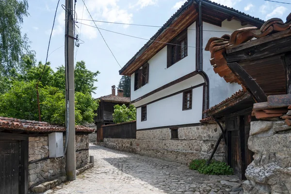Rua Típica Casas Antigas Cidade Histórica Koprivshtitsa Região Sofia Bulgária — Fotografia de Stock