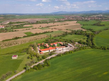 Bulgaristan 'ın Filibe Bölgesi' nin Asenovgrad kenti yakınlarındaki Yukarı Trakya Ovası 'nın hava manzarası