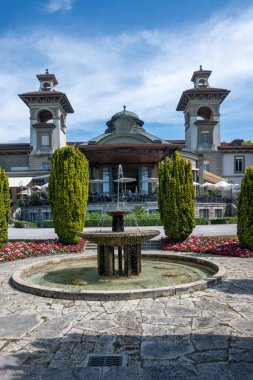 LAUSANNE, SWitzERLAND - 18 Haziran 2023: Tipik Lozan şehri, Vaud Kantonu, İsviçre