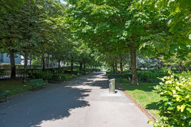 LAUSANNE, SWitzERLAND - 18 Haziran 2023: Tipik Lozan şehri, Vaud Kantonu, İsviçre