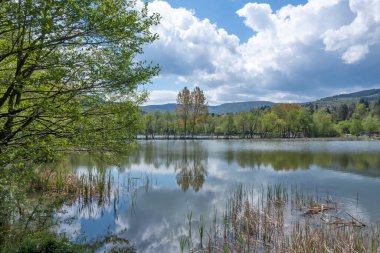 Pancharevo Gölü Bahar Manzarası, Sofya Şehir Bölgesi, Bulgaristan