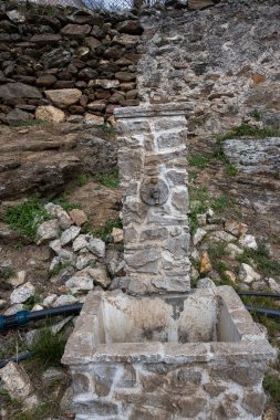 Bulgaristan 'ın Blagoevgrad Bölgesi, Ograzhden Dağı' ndaki Dolene Köyü Panoraması