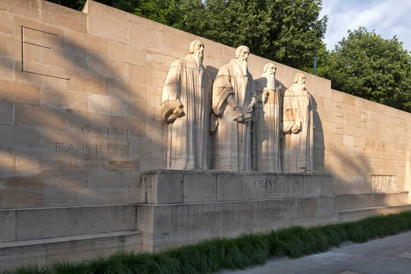 stock image GENEVA, SWITZERLAND - JUNE 18, 2023: Sunset view of Reformation Wall Monument in city of Geneva, Switzerland