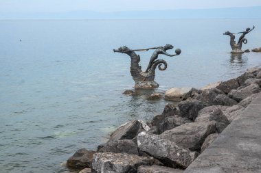 VEVEY, SWitzERLAND - 19 Haziran 2023 Vevey kasabasından Cenevre Gölü, Vaud Kantonu, İsviçre