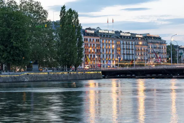 Geneva Ελβετια Ιουνιου 2023 Καταπληκτική Θέα Στο Ηλιοβασίλεμα Του Ποταμού — Φωτογραφία Αρχείου