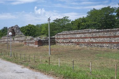 Bulgaristan 'ın Filibe Bölgesi Hisarya kasabası Diocletianopolis antik kentinde Roma tahkimatları harabeleri