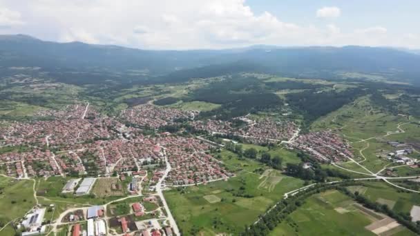 Luchtfoto Voorjaar Uitzicht Historische Stad Strelcha Pazardzhik Regio Bulgarije — Stockvideo