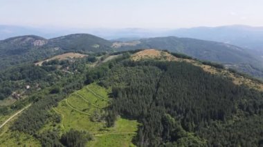 Bulgaristan 'ın Pernik Bölgesi, Kamenititsa zirvesi yakınlarındaki Erul Dağı' nın Hava Sahası