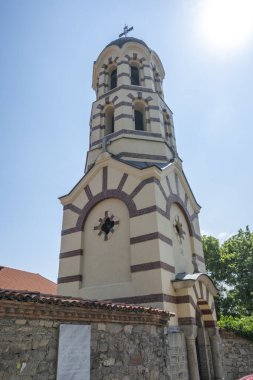 PLOVDIV, BULGARIA - 23 Mayıs 2023: Bulgaristan 'ın eski Plovdiv kentindeki tipik sokak ve evler
