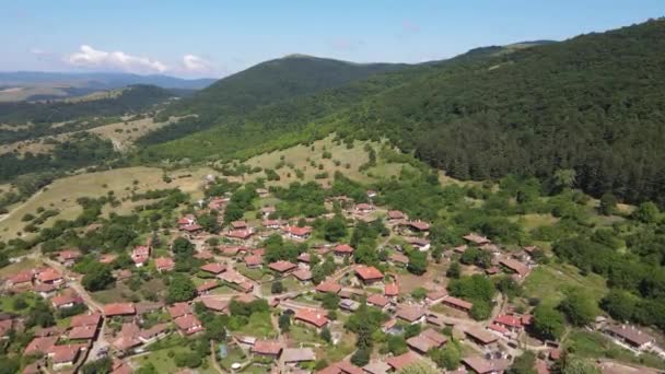 Zheravna村与19世纪房屋的空中景观 保加利亚斯利文地区 — 图库视频影像