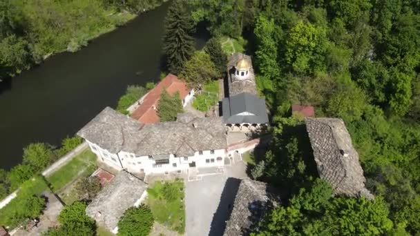 Bulgaristan Vratsa Bölgesindeki Skar Nehri Boğazı Varsayım Ortaçağ Çerçeve Manastırı — Stok video
