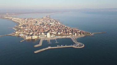 Bulgaristan 'ın Burgaz Bölgesi' nin Pomorie kentinin İnanılmaz Hava Gündoğumu manzaralı kasabası 