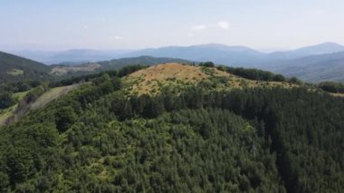 Bulgaristan 'ın Pernik Bölgesi, Kamenititsa zirvesi yakınlarındaki Erul Dağı' nın Hava Sahası