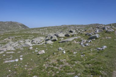 Bulgaristan 'ın Kalin zirvesi yakınlarındaki Rila Dağı' nın İnanılmaz Yaz Manzarası