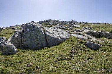 Bulgaristan 'ın Kalin zirvesi yakınlarındaki Rila Dağı' nın İnanılmaz Yaz Manzarası