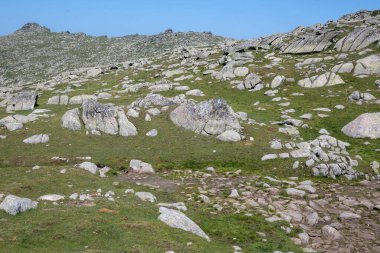Bulgaristan 'ın Kalin zirvesi yakınlarındaki Rila Dağı' nın İnanılmaz Yaz Manzarası