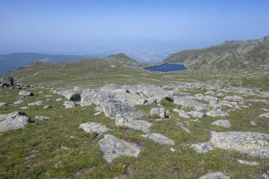 Bulgaristan 'ın Kalin zirvesi yakınlarındaki Rila Dağı' nın İnanılmaz Yaz Manzarası