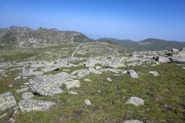 Bulgaristan 'ın Kalin zirvesi yakınlarındaki Rila Dağı' nın İnanılmaz Yaz Manzarası