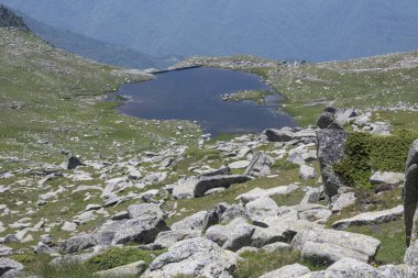 Bulgaristan 'ın Kalin zirvesi yakınlarındaki Rila Dağı' nın İnanılmaz Yaz Manzarası