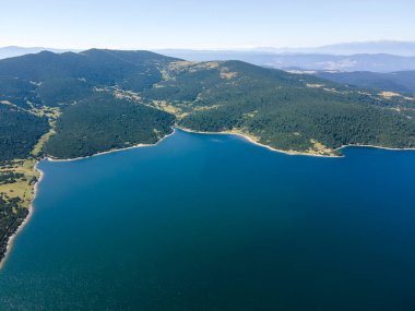 Belmeken Barajı 'nın Havadan Yaz manzarası, Rila dağı, Bulgaristan