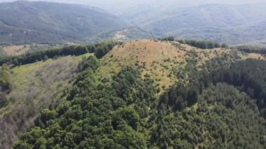 Bulgaristan 'ın Pernik Bölgesi, Kamenititsa zirvesi yakınlarındaki Erul Dağı' nın Hava Sahası