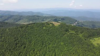 Bulgaristan 'ın Pernik Bölgesi, Kamenititsa zirvesi yakınlarındaki Erul Dağı' nın Hava Sahası