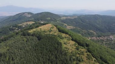 Bulgaristan 'ın Pernik Bölgesi, Kamenititsa zirvesi yakınlarındaki Erul Dağı' nın Hava Sahası