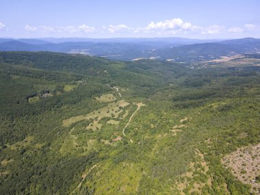 Rudina Dağı, Pernik Bölgesi, Bulgaristan 'ın İnanılmaz Yaz Manzarası