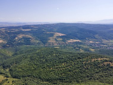 Rudina Dağı, Pernik Bölgesi, Bulgaristan 'ın İnanılmaz Yaz Manzarası