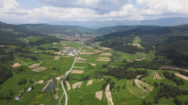 Luftaufnahme Des Sredna Gora Gebirges Der Nähe Der Stadt Koprivshtitsa — Stockvideo