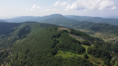 Bulgaristan 'ın Pernik Bölgesi, Kamenititsa zirvesi yakınlarındaki Erul Dağı' nın Hava Sahası