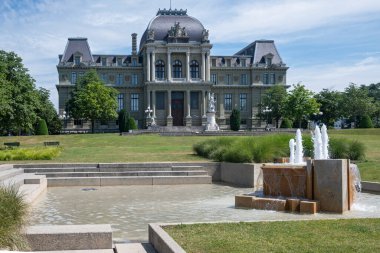 LAUSANNE, SWitzERLAND - 18 Haziran 2023: Tipik Lozan şehri, Vaud Kantonu, İsviçre