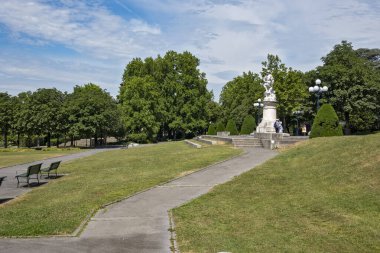 LAUSANNE, SWitzERLAND - 18 Haziran 2023: Tipik Lozan şehri, Vaud Kantonu, İsviçre