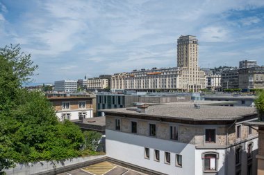 LAUSANNE, SWitzERLAND - 18 Haziran 2023: Tipik Lozan şehri, Vaud Kantonu, İsviçre