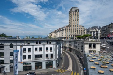 LAUSANNE, SWitzERLAND - 18 Haziran 2023: Tipik Lozan şehri, Vaud Kantonu, İsviçre