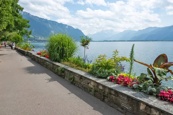 Montreux kasabası Embankment Panoraması, Vaud Kantonu, İsviçre