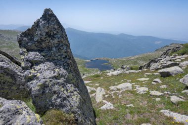 Bulgaristan 'ın Kalin tepeleri yakınlarındaki Rila Dağı' nın İnanılmaz Yaz Manzarası
