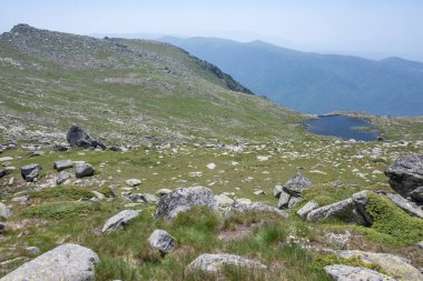 Bulgaristan 'ın Kalin tepeleri yakınlarındaki Rila Dağı' nın İnanılmaz Yaz Manzarası