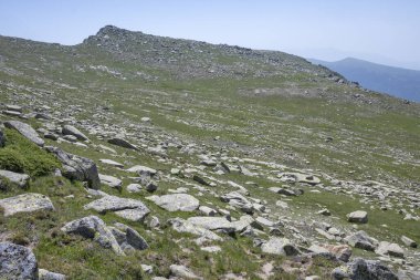 Bulgaristan 'ın Kalin tepeleri yakınlarındaki Rila Dağı' nın İnanılmaz Yaz Manzarası