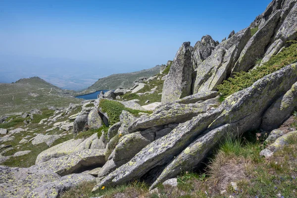 Bulgaristan 'ın Kalin tepeleri yakınlarındaki Rila Dağı' nın İnanılmaz Yaz Manzarası