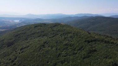 Rudina Dağı, Pernik Bölgesi, Bulgaristan 'ın İnanılmaz Yaz Manzarası