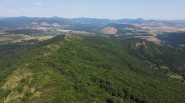 Rudina Dağı, Pernik Bölgesi, Bulgaristan 'ın İnanılmaz Yaz Manzarası