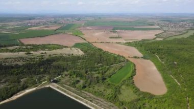 Bulgaristan 'ın Filibe Bölgesi' nin Asenovgrad kenti yakınlarındaki Kırk Springs Reservoir Havacılık Manzarası